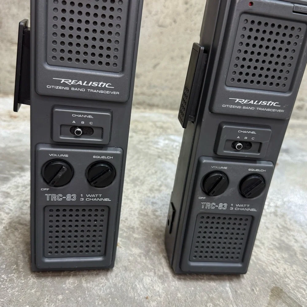 Realistic TRC-83 CB Walkie Talkies Pair Tested Working Vintage - Picture 2 of 11